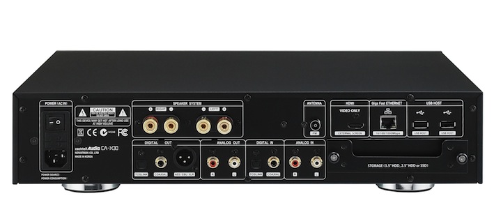 Das Anschlussfeld kann sich sehen lassen: Zahlreiche digitale und analoge Anschlussmöglichkeiten auf der Vorder- und Rückseite, wie USB-, Line-In oder HDMI out (Monitor), machen den „X30“ zu einem HD-Musikserver, der technisch ins audiophile HiFi-Rack passt.