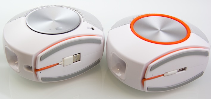 Sowohl das fest montierte USB-Kabel, wie das Miniklinkenkabel, das der Verbindung beider Lautsprecher miteinander erlaubt, lassen sich fein säuerlich in den Unterseiten der Pebbles aufrollen.
