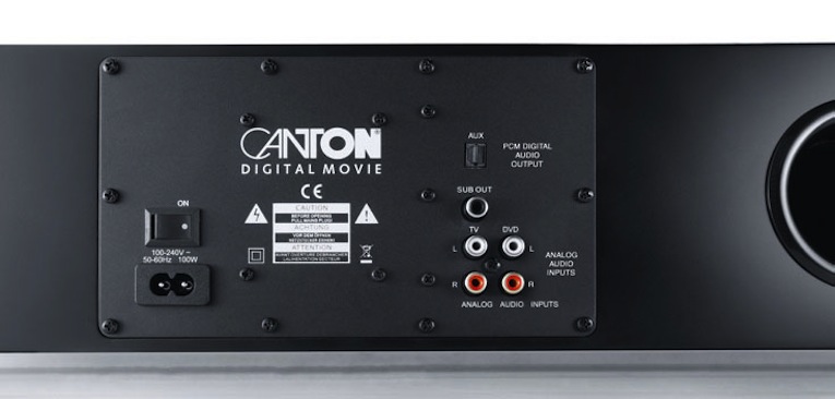 Cantons DM8.2 bietet insgesamt zwei analogen und einer digitalen Quelle Zugang. Oberhalb der analogen Zugänge befindet sich zudem ein Subwooferausgang über den sich ein optionaler (auch markenfremder) Subwoofer einbinden lässt.