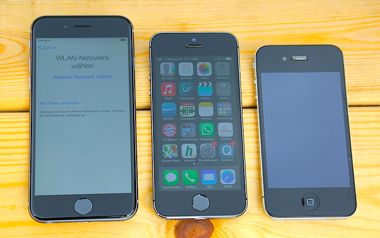 Wachstumsschub: iPhone 6 links), iPhone 5s (mitte), iPhone 4 (rechts) im direkten Grössenvergleich.