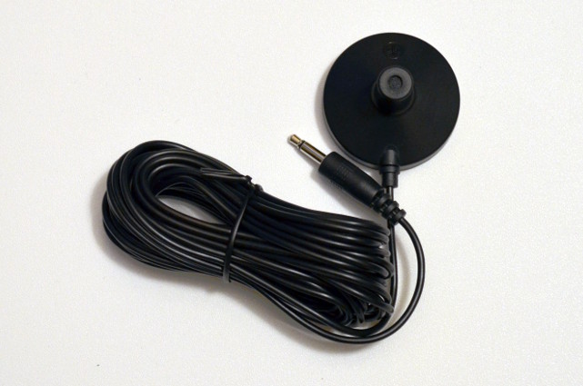 Für die perfekte Klangabstimmung gibt es ein Mikrofon zur automatischen Raumeinmessung.
