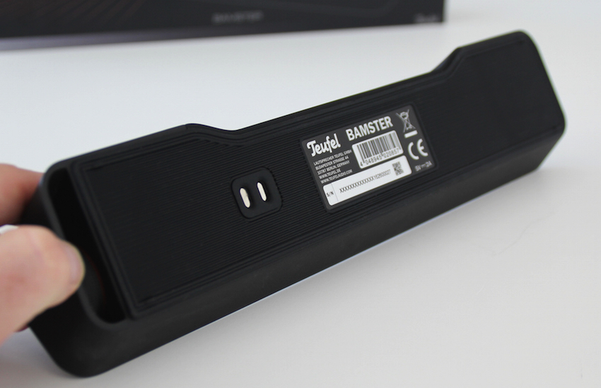 Die Unterseite des Bamster  ist gummiert. Das gewährt dem Bluetooth-Speaker auf jedem Untergrund einen rutschfesten Stand.