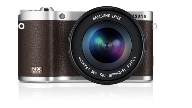 Samsungs NX310 ist rein äusserlich ein echter Klassiker, bietet technisch aber alles, was eine moderne Systemkamera an Bord haben sollte.