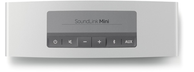 Blick auf die Gehäuseoberseite: Lediglich sechs, vollgummierte Knöpfe reichen, um dem SoundLink Mini die beste Klangperformance zu entlocken.