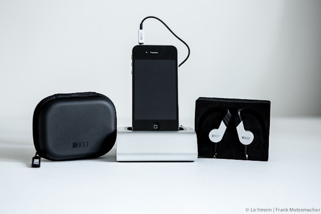 Die kompakten In-Ears werden in einer hübschen und zugleich schützenden Softbox geliefert.