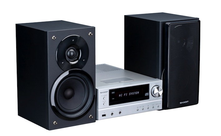 Beide HiFi-Modelle überzeugen durch das zeitlose Sharp-Design, das schlanke Metallgehäuse, klare Linien und eine kompakte Größe.