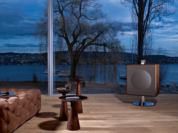 Das Model XL Wireless DAB+ ist ab sofort für € 1.999,- inklusive Mehrwertsteuer im ausgewählten Fachhandel erhältlich.