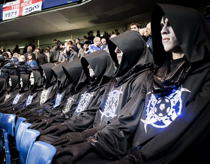 Rätsel um mysteriöse Alien-Invasion gelöst: Samsung startet globale GALAXY 11-Kampagne.