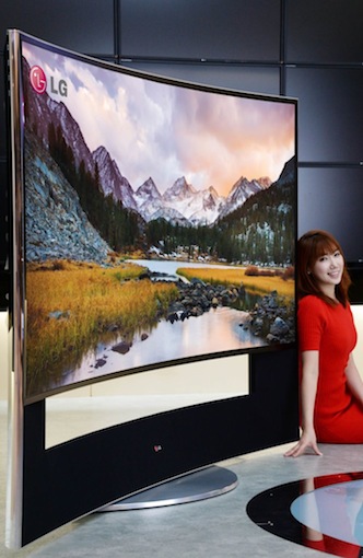LGs erster Curved Ultra HD TV mit gebogenem Bildschirm bietet beeindruckendes Seherlebnis im 21:9 Format und brillante Bildqualität.