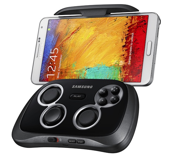 Die stufenlos einstellbare Halterung des Gamepads bietet Smartphones mit Displaydiagonalen von zehn bis sechzehn Zentimetern (4 bis 6,3 Zoll) stabilen Halt. Auf diese Weise vereinen sich Gamepad und Smartphone zu einem überlegenen Team für ein unwiderstehliches Spielerlebnis.