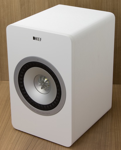 Bis auf die Farbausführung gleicht die X300A Wireless ihren kabelgebundenen Geschwistern aufs Haar ...