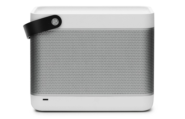 Im Retro-Look entworfen, stellt das Beolit 12 gleichzeitig eine Hommage an die Beolit-Transistorradios der 60-Jahre dar.