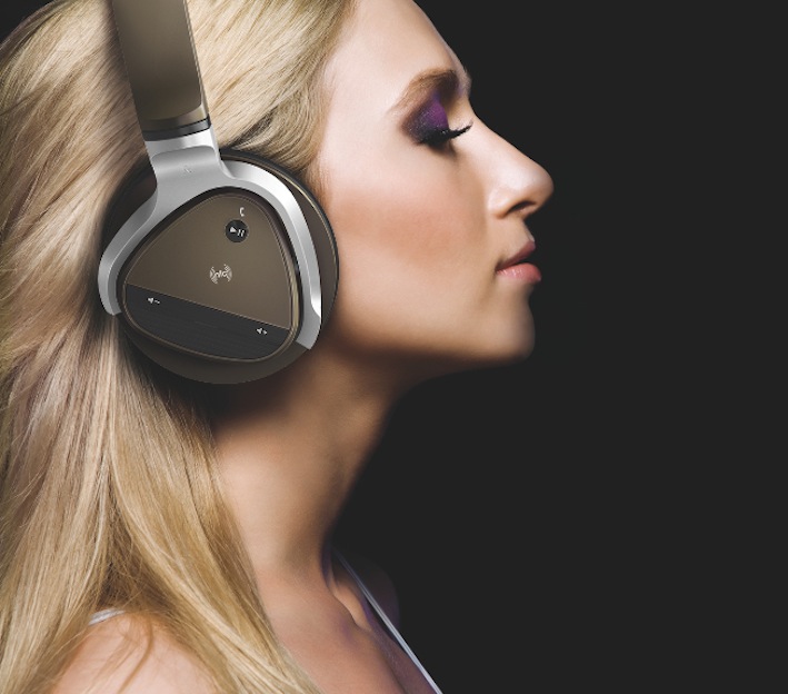 Klang küsst Komfort - Creative Aurvana Platinum und Gold: Die neuen Kopfhörer bestechen durch fortschrittliche Technologien und liefern eine außerordentliche Klangqualität.