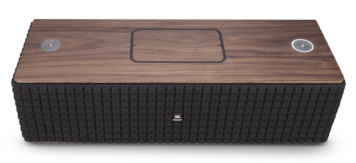 Das Flaggschiff JBL Authentics L16 im edlen Walnuss-Echtholzgehäuse beeindruckt mit Retro-Style und Drei-Wege-Klang in 96 kHz/ 24 Bit-Studioqualität.