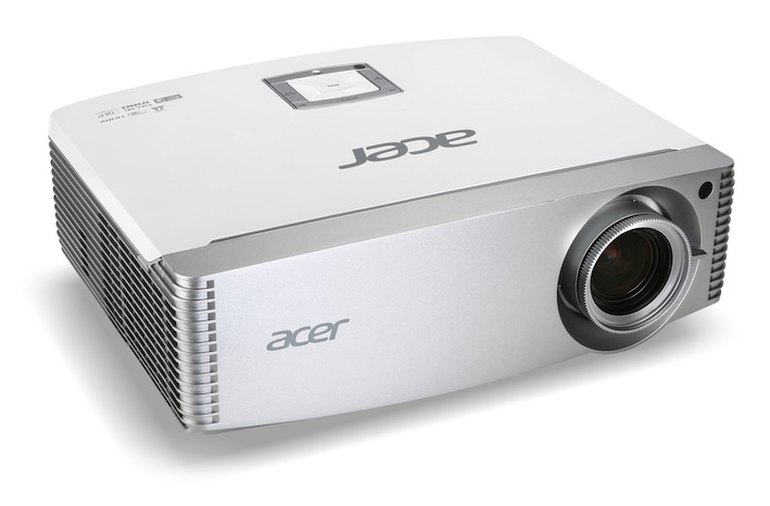 Auspacken, aufstellen und mit einer im Lieferumfang enthaltenen 3D-Shutterbrille sofort HD-Filme in drei Dimensionen erleben.