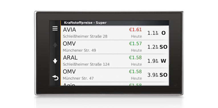 Wo ist die nächste und vor allem günstigste Tankstelle entlang der eigenen Route? Auf diese häufig gestellte Frage gibt Garmin nun die Antwort. Die aktuellen Kraftstoffpreise der Tankstellen in der Umgebung können ab sofort in Echtzeit auf allen mit Smartphone Link kompatiblen Navigationssystemen von Garmin kostenlos abgerufen werden. Garmin etabliert damit als einer der ersten Anbieter einen solchen Service exklusiv in Deutschland.