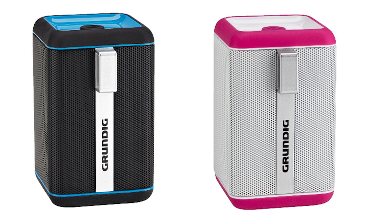 Für die weiblichen Gadget-Liebhaberinnen gibt es den kleinen kompakten Grundig Bluetooth-Lautsprecher ab sofort auch in der Trendfarben-Kombi Pink-Weiß (rechts).