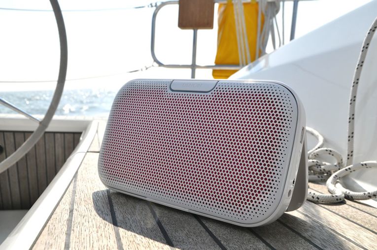 Streaming via Bluetooth hat einen gewaltigen Vorteil: Egal ob im Haus, im Garten, am Strand oder auf dem Wasser - es ist netzwerkunabhängig und funktioniert überall.