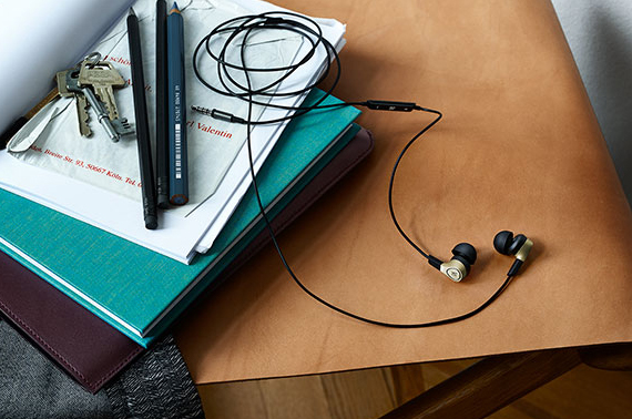 Der In-Ear-Kopfhörer BeoPlay H3 liefert einen natürlichen und authentischen Klang und ist seit Kurzem auch in Gold zu haben.