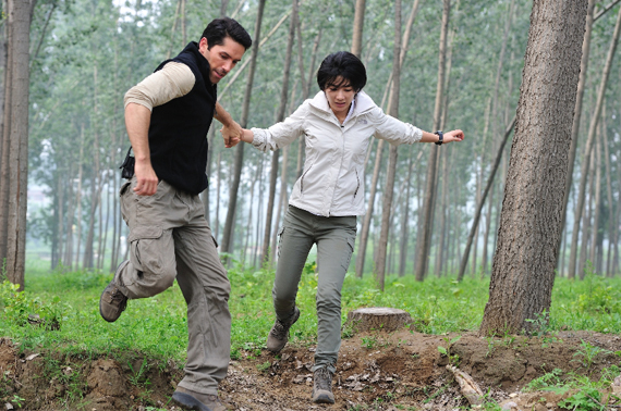 In „The Legendary Dragon“ ist Scott Adkins als Kryptozoologe Dr. Travis Preston in China auf der Suche nach einem Urzeitmonster.