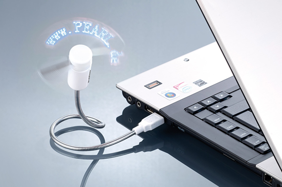 Der USB-Schwanenhals-Ventilator mit programmierbarer Laufschrift fungiert auch als digitaler Notizzettel.