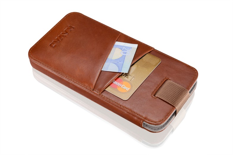 Die Kavaj-Taschen für das iPhone 6 verfügen über individuelle Funktionen – etwa praktische Magnetverschlüsse oder integrierte Fächer für Visitenkarten, Bargeld und Co.