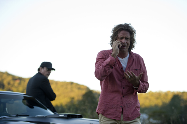 Der ehemalige Profi-Rennfahrer und Fahrlehrer Peter (Thomas Jane) wird ungewollt zum Fluchtwagenfahrer, als sein Schüler Simon (John Cusack) während einer Fahrstunde eine Bank ausraubt. (© Universum Film)