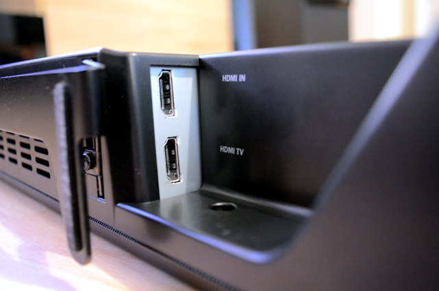 Auf der Rückseite der Soundbar stehen gleich zwei HDMI-Schnittstellen zur Verfügung.