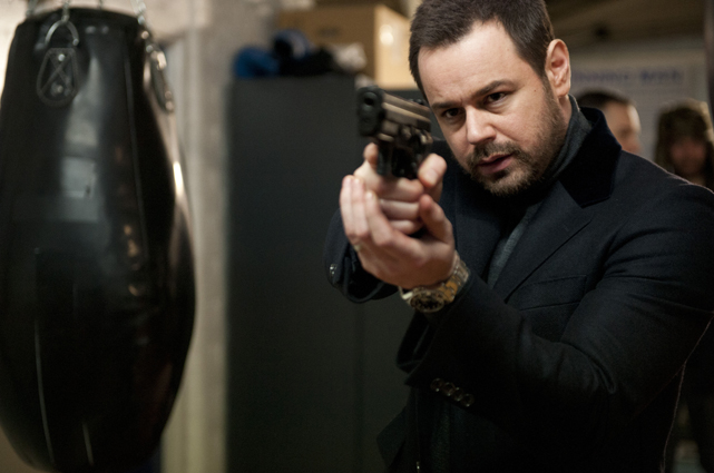 Als seine Eltern von einer mit Drogen dealenden Straßengang ermordet werden, ist schnell klar: Jimmy Vickers (Danny Dyer) ist nicht der Typ, der diese Angelegenheit anderen überlässt. (© Universum Film)