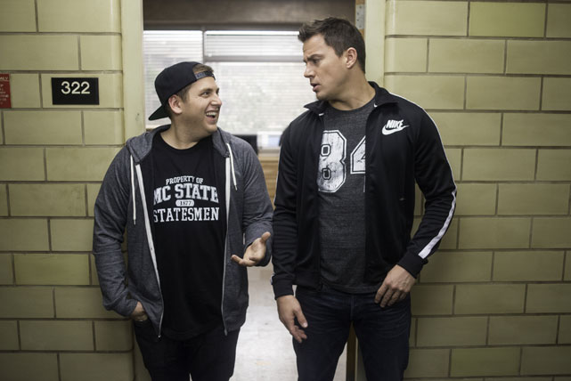 Erneut müssen Schmidt (Jonah Hill)und Jenko (Channing Tatum) undercover ermitteln. Nach der High School wartet dieses Mal das örtliche College auf sie - inklusive Ablenkung... (© Sony Pictures)