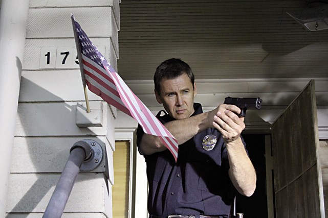 LAPD-Officer Frank Talbot (Jack Forcinito) muss angesichts der Zombie-Bedrohung seine persönlichen Probleme zurückstellen. (© EuroVideo)