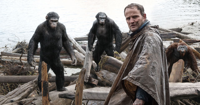 Während einer Expedition in den Wald trifft Malcolm (Jason Clarke) auf ein intelligentes Volk von Affen. (© 20th Century Fox)