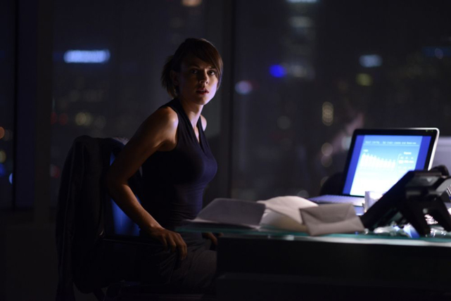 Als Jane (Sarah Butler) verdächtige Diskrepanzen in den Büchern ihrer Firma findet, geht sie der Sache nach - und bringt sich damit in große Gefahr. (© Tiberius Film)