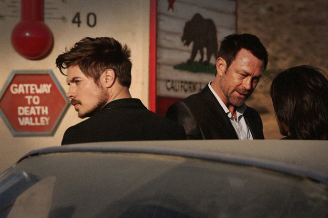 Die Gang setzt sich aus routinierten Gangstern wie Cole (Grant Bowler, r.) und temperamentvollen Jungspunden wie Boyd (Josh Henderson) zusammen. (© EuroVideo)