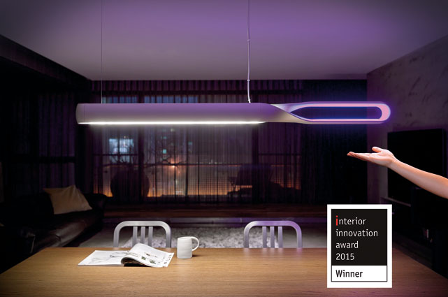 Die Infinito-Hängeleuchte überzeugt mit Design, Handgesten-Sensoren und energiesparender LED-Technik.