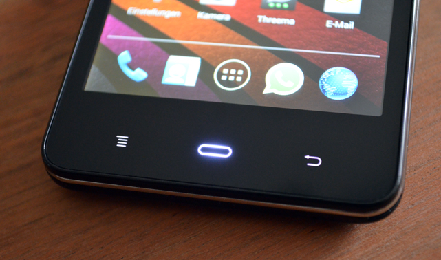 Am unteren Rand der Front dient ein LED-Rahmen in Form eines abgerundeten Rechtecks gleichzeitig als Home-Button und optische Benachrichtigung.