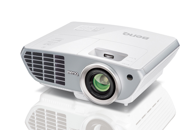 Mit dem W1350 kommen auch Fans von 3D-Filmen auf ihre Kosten, denn er unterstützt mehrere Formen von 3D in brillanter 1080p Full HD-Qualität.