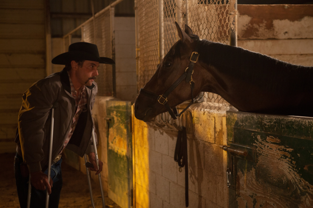 Trainer Chip Woolley (Skeet Ulrich) soll das Rennpferd