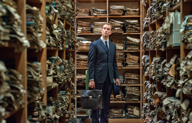 Der junge Staatsanwalt Johann Radmann (Alexander Fehling) stößt auf ein dunkles Kapitel deutscher Geschichte. (© Universal Pictures)