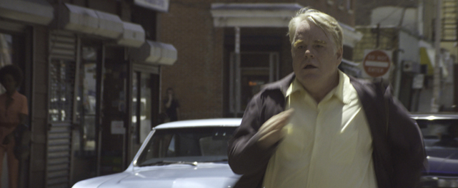 Der Tod seines Stiefsohns sorgt für jede Menge Probleme im Leben von Mickey Scarpatos (Philip Seymour Hoffman). (© Universal Pictures)