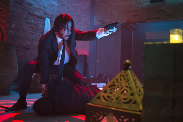 John Wick (Keanu Reeves) hat nichts von seinem blutigen Handwerk verlernt. (© Studiocanal)