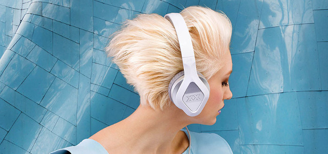 Die brandneue Club Sound-Serie ist maßgeschneidert für Musikfans, die dynamische Beats, präzise Mitten und satte Bässe überall hautnah erleben wollen.