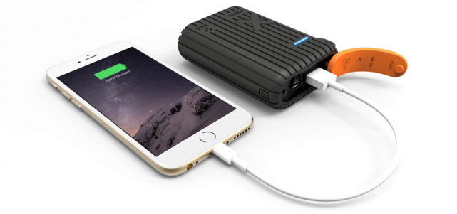 Die Power Bank Xtreme 9000 ist wasserdicht und staubgeschützt.