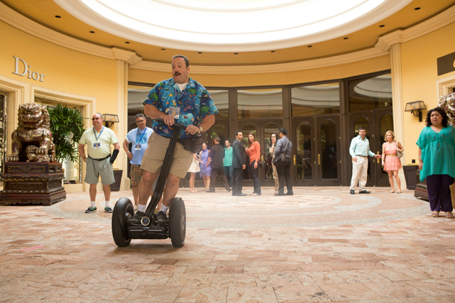 Auch im Urlaub sorgt Paul Blart (Kevin James) für Sicherheit. (© Sony Pictures)