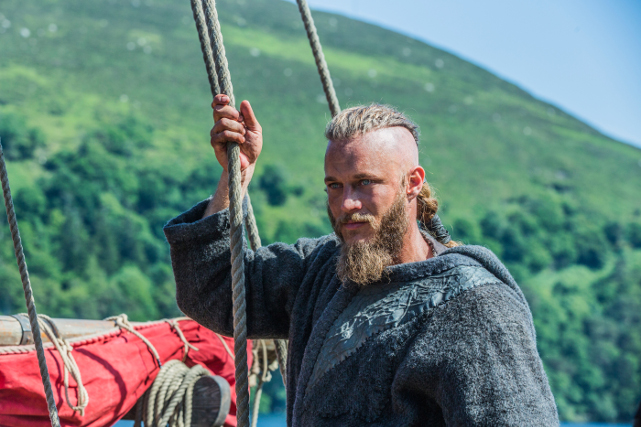 Für Ragnar (Travis Fimmel) hat sich einiges geändert, seit er Anführer der Wikinger ist. (© 20th Century Fox)