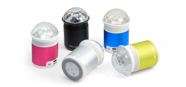 Die MusicMan Disco Bluetooth Soundstation BT-X17 erfüllt jeden Raum mit spitzenmäßigem Sound und einzigartigen Lichteffekten.