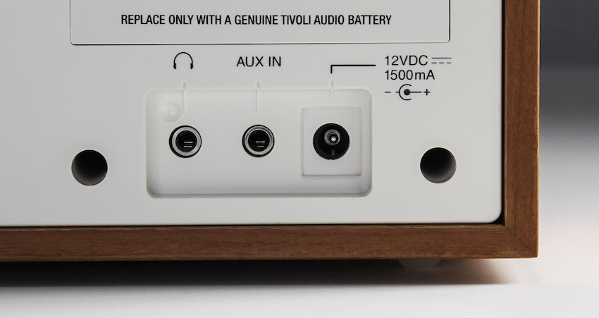 Wie es sich für ein modernes HiFi-System gehört, ist das MSY3+ mit einem analogen Audioeingang (AUX) und einem Kopfhörerausgang bestückt.