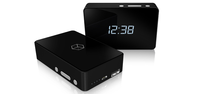 Die ICY BOX IB-PBa5000 ist Powerbank, Uhr, Wecker, Thermometer und Kalender in nur einem Gerät.