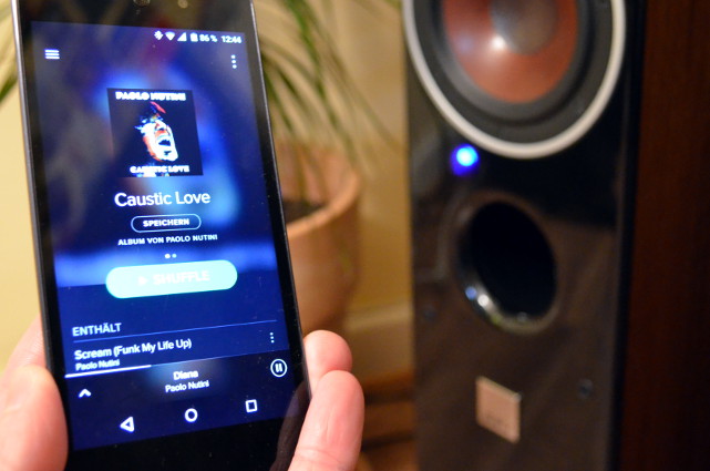 Wer keine kabelgebundenen Zuspieler einsetzen möchte, kann via Bluetooth ganz einfach Musik vom Smartphone streamen.