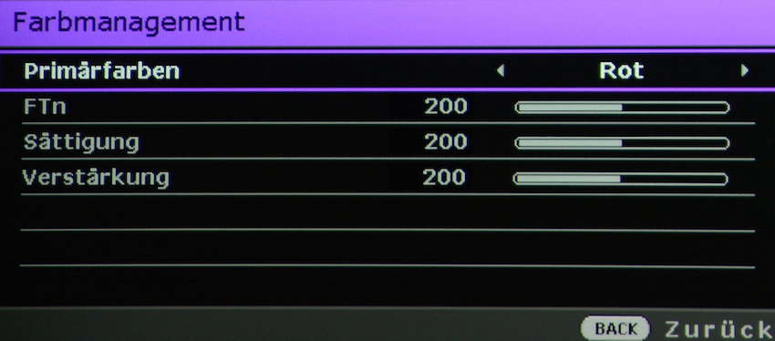 Profis und technisch engagierte Laien können sich in den Tiefen der Menüs dann richtig austoben, um die Bildparameter ihren persönlichen Wünschen anzupassen. Dafür stellt der BenQ ein 6-Achsen 3D-Farbmanagement zur Verfügung. Somit muss nicht auf das ISF-Menü zugegriffen werden, welches ohnehin nur ISF-zertifizierten Fachleuten mit einem Passwort zugänglich ist.
